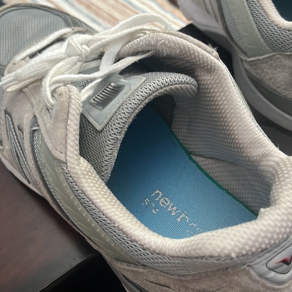 New Balance 990v5 - Picture 4 of 10